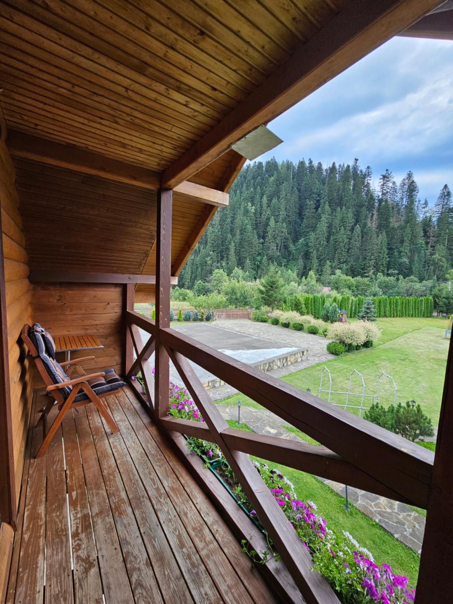 Guesthouse Kolo Druziv Татаров Экстерьер фото