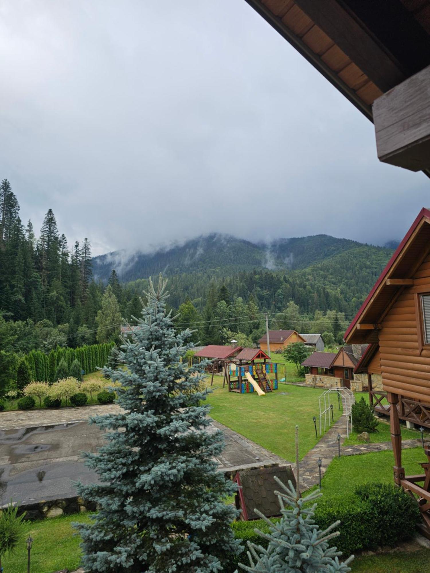 Guesthouse Kolo Druziv Татаров Экстерьер фото