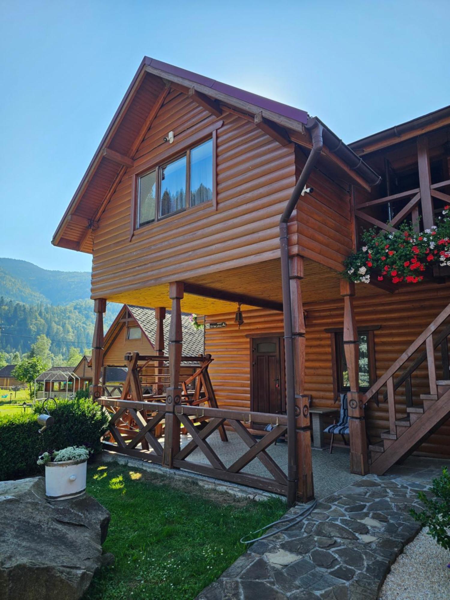 Guesthouse Kolo Druziv Татаров Экстерьер фото