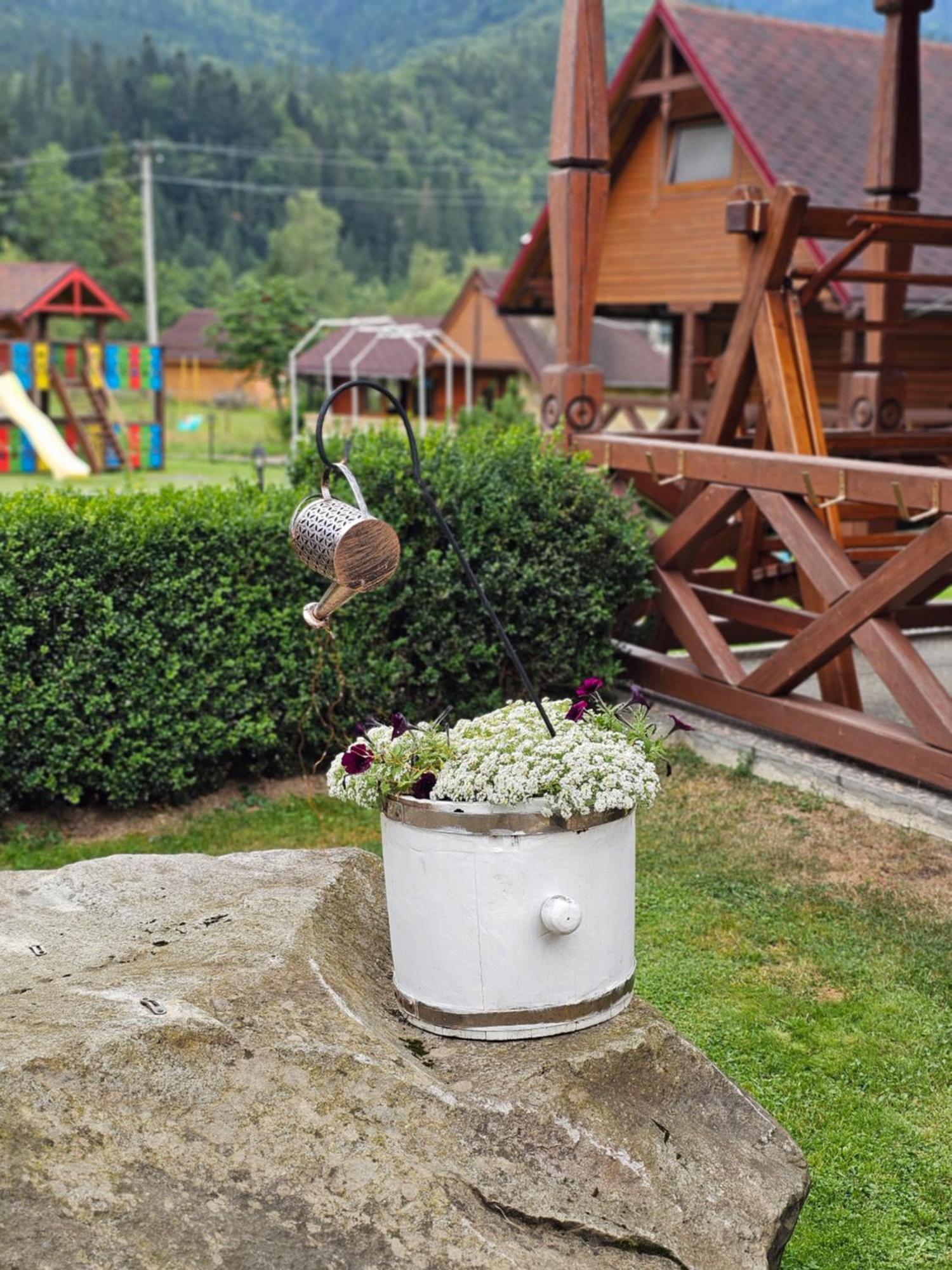Guesthouse Kolo Druziv Татаров Экстерьер фото