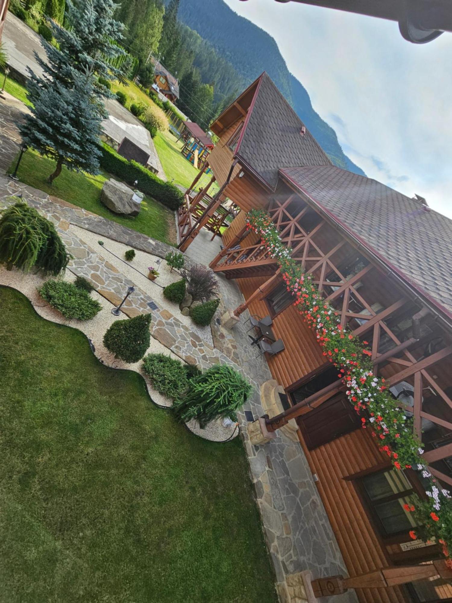 Guesthouse Kolo Druziv Татаров Экстерьер фото