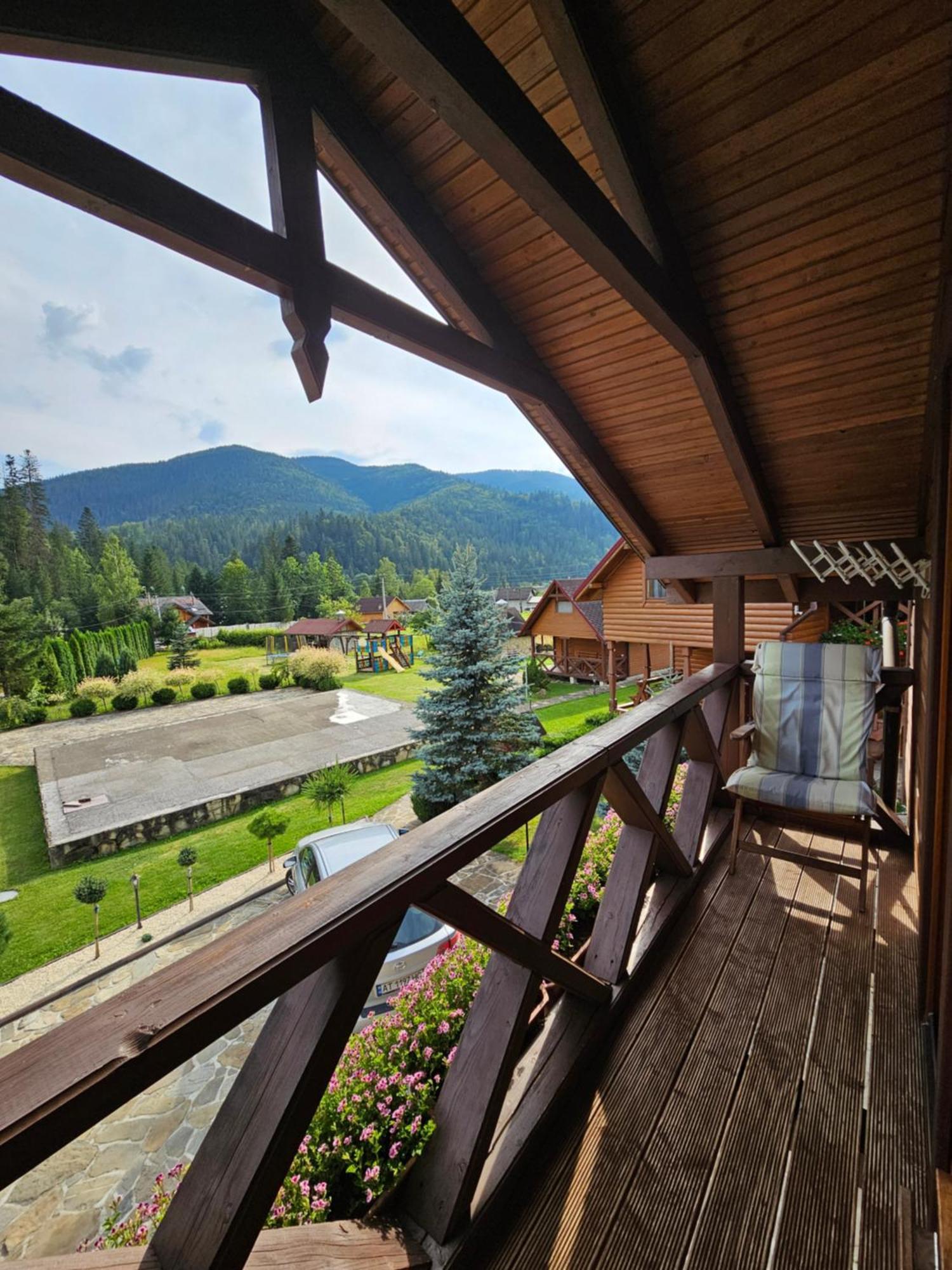 Guesthouse Kolo Druziv Татаров Экстерьер фото