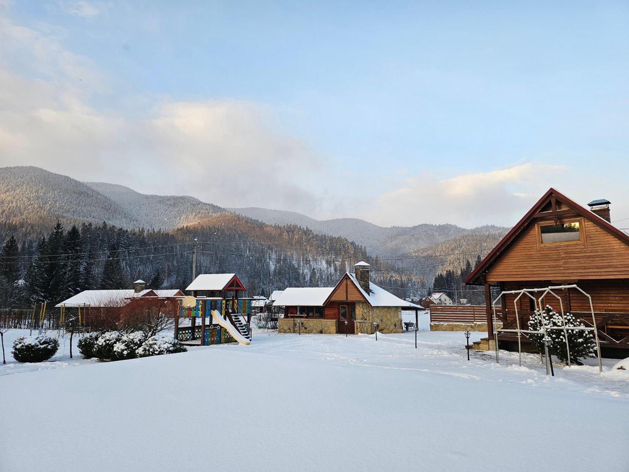 Guesthouse Kolo Druziv Татаров Экстерьер фото